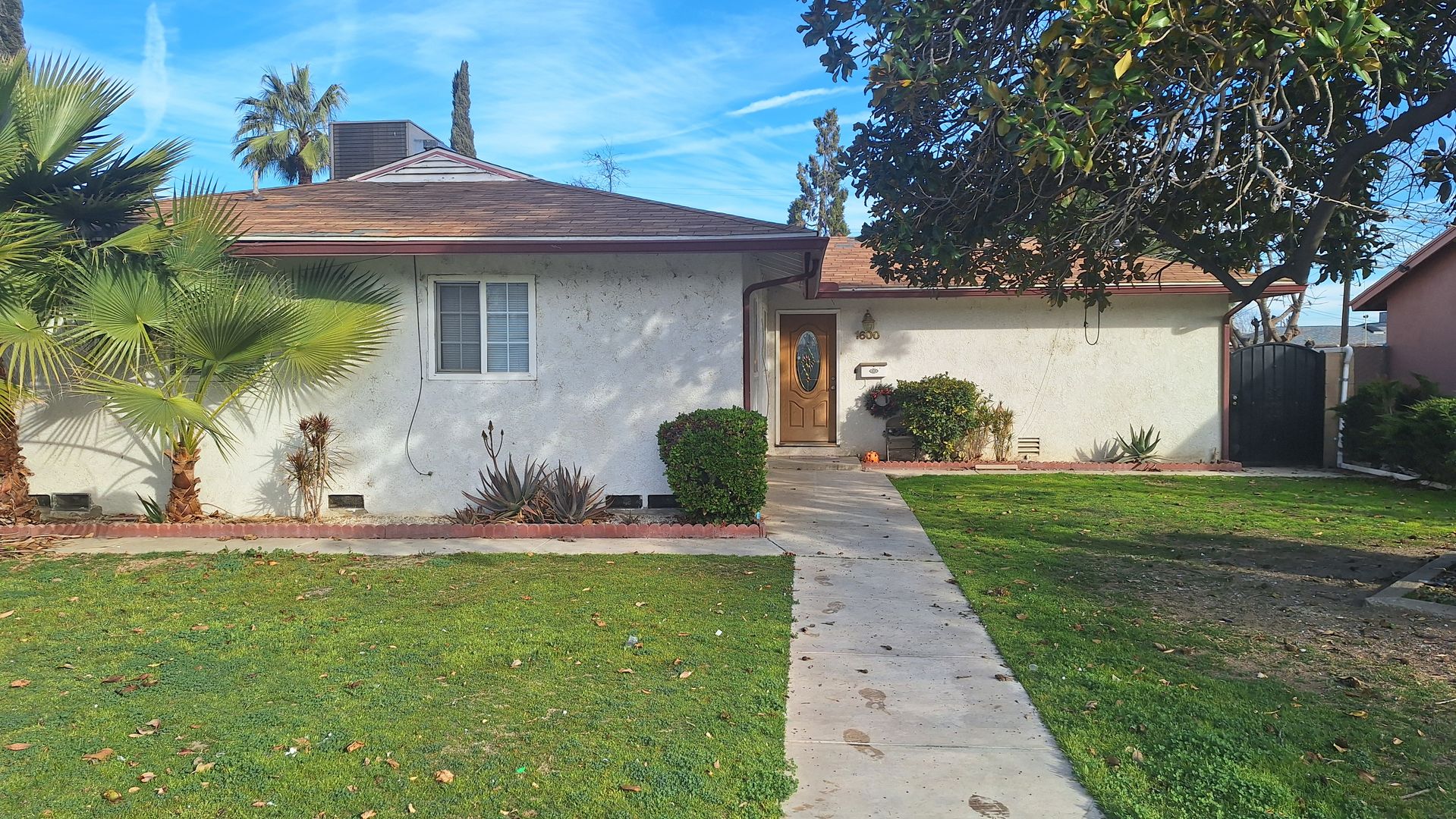 Bakersfield House: 1600 Planz Rd