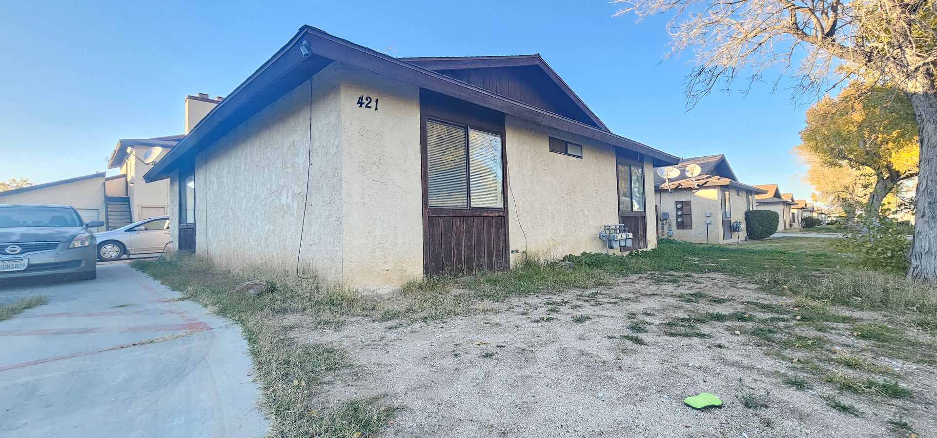 Ridgecrest Apartment: 421 S Sunset St