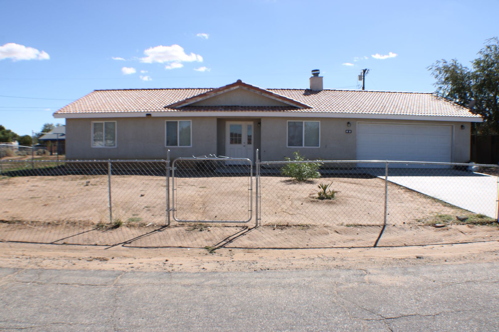 California City House: 8570 Oleander Avenue