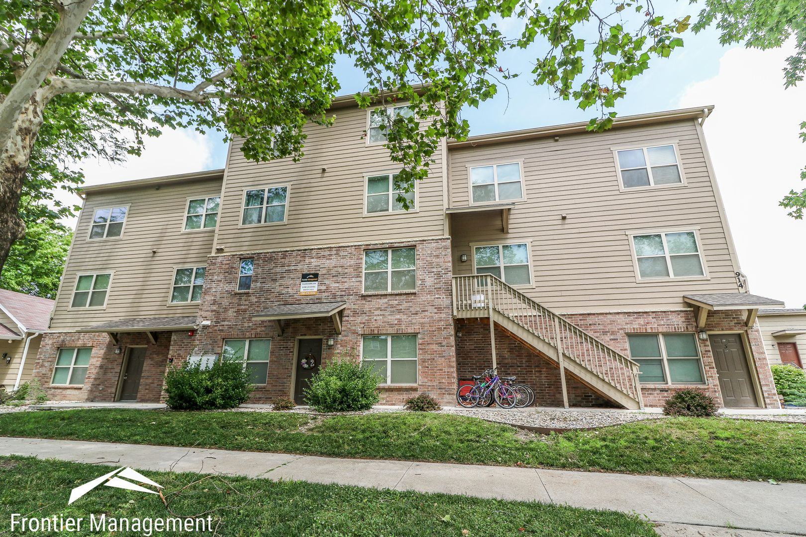 Manhattan Apartment: 914 Vattier St.