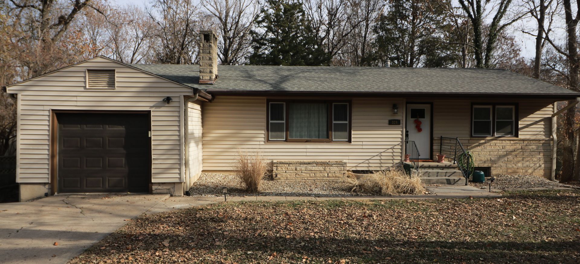 Manhattan House: 324 Delaware Ave.