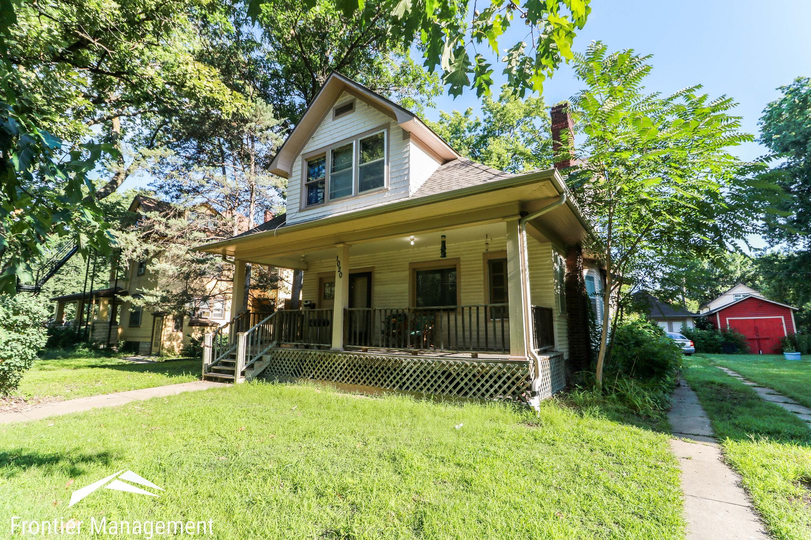 Manhattan Apartment: 1020 Leavenworth St