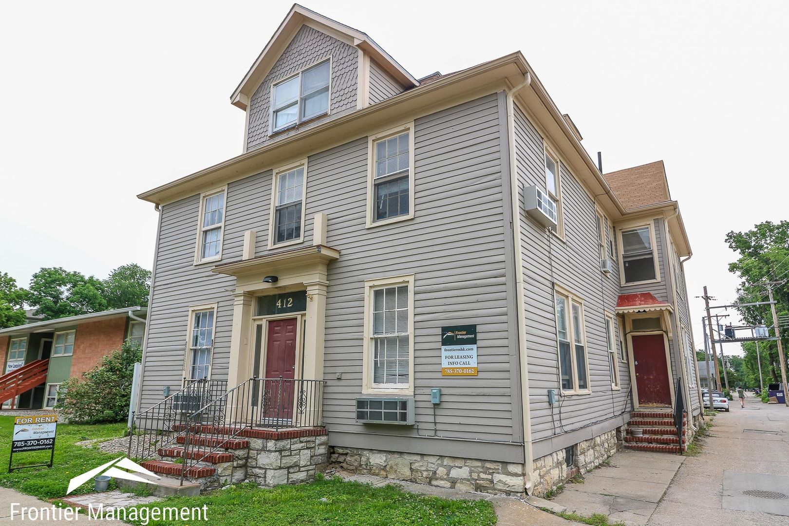 Manhattan Apartment: 412 N 11th St.