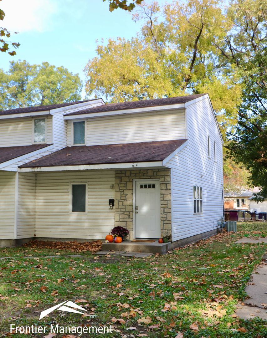 Manhattan Apartment: 614/616 Thurston St.