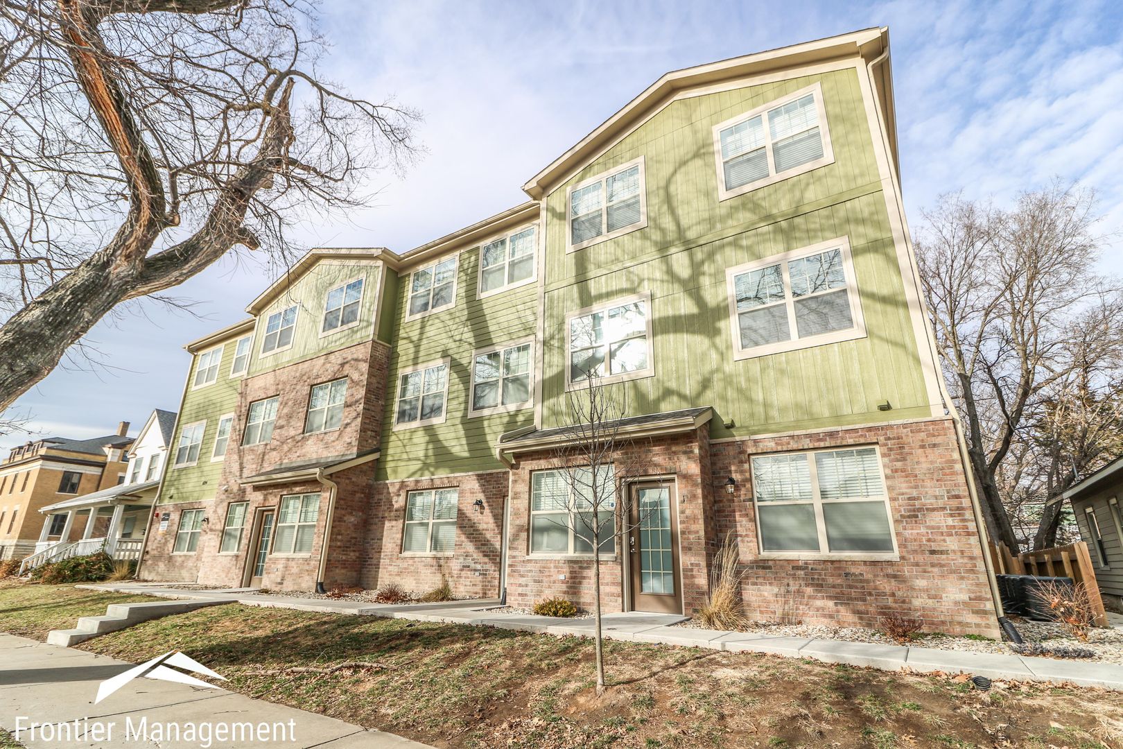 Manhattan Apartment: 1024 Fremont St