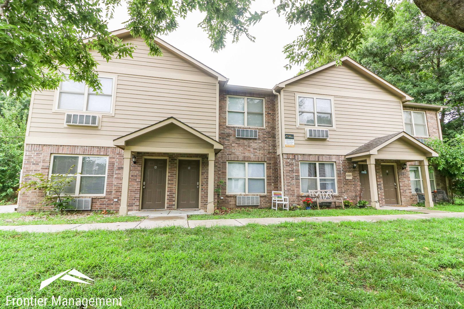 Manhattan Apartment: 1223 N 12th