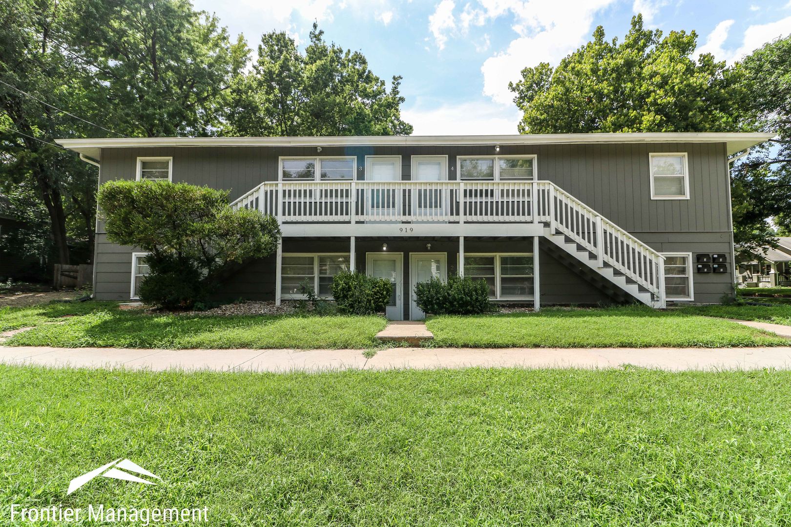 Manhattan Apartment: 919 N 11th St.