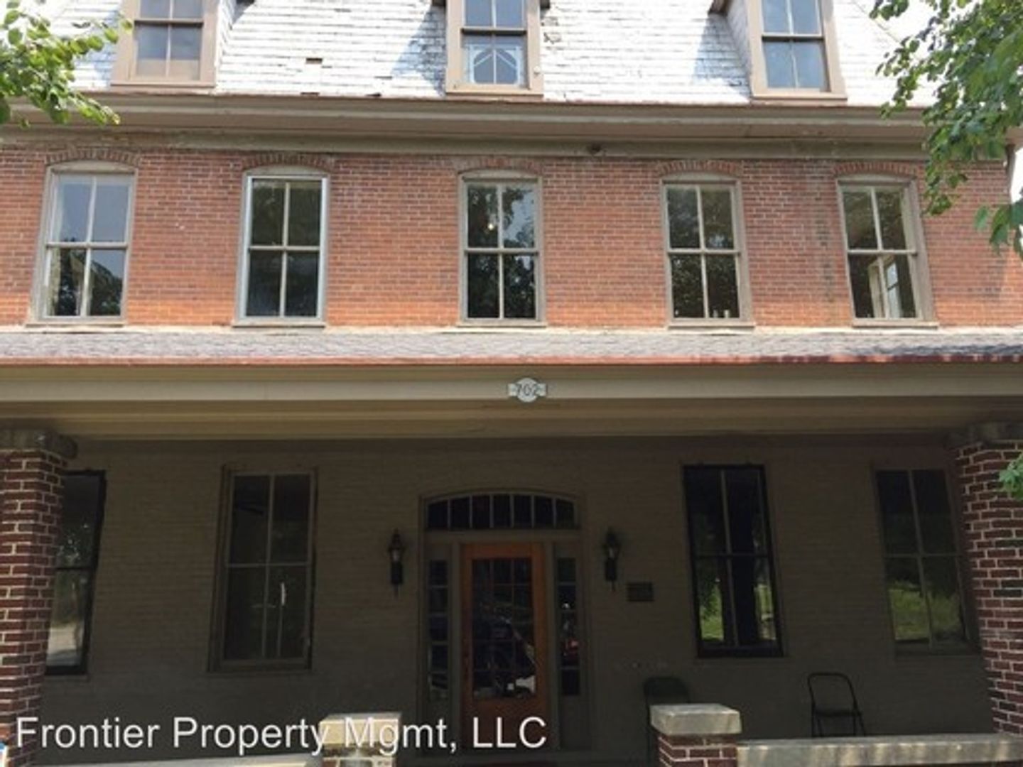 Boonville Apartment: 702 6th St