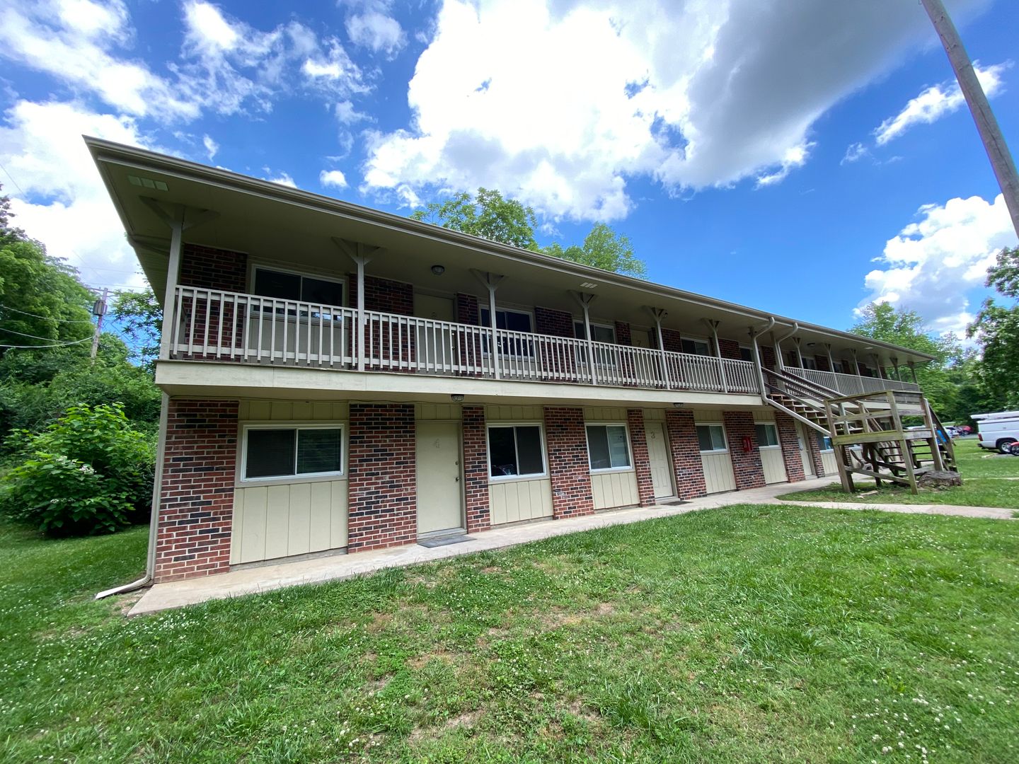 Warrensburg Apartment: 303 W Young Ave.