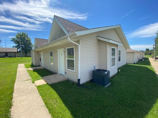 140-146 Gerhart Rd - 140 S Gerhart Rd C, California, MO 65018