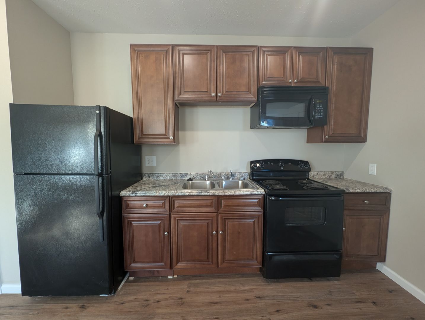 Boonville Apartment: 600 6th St.