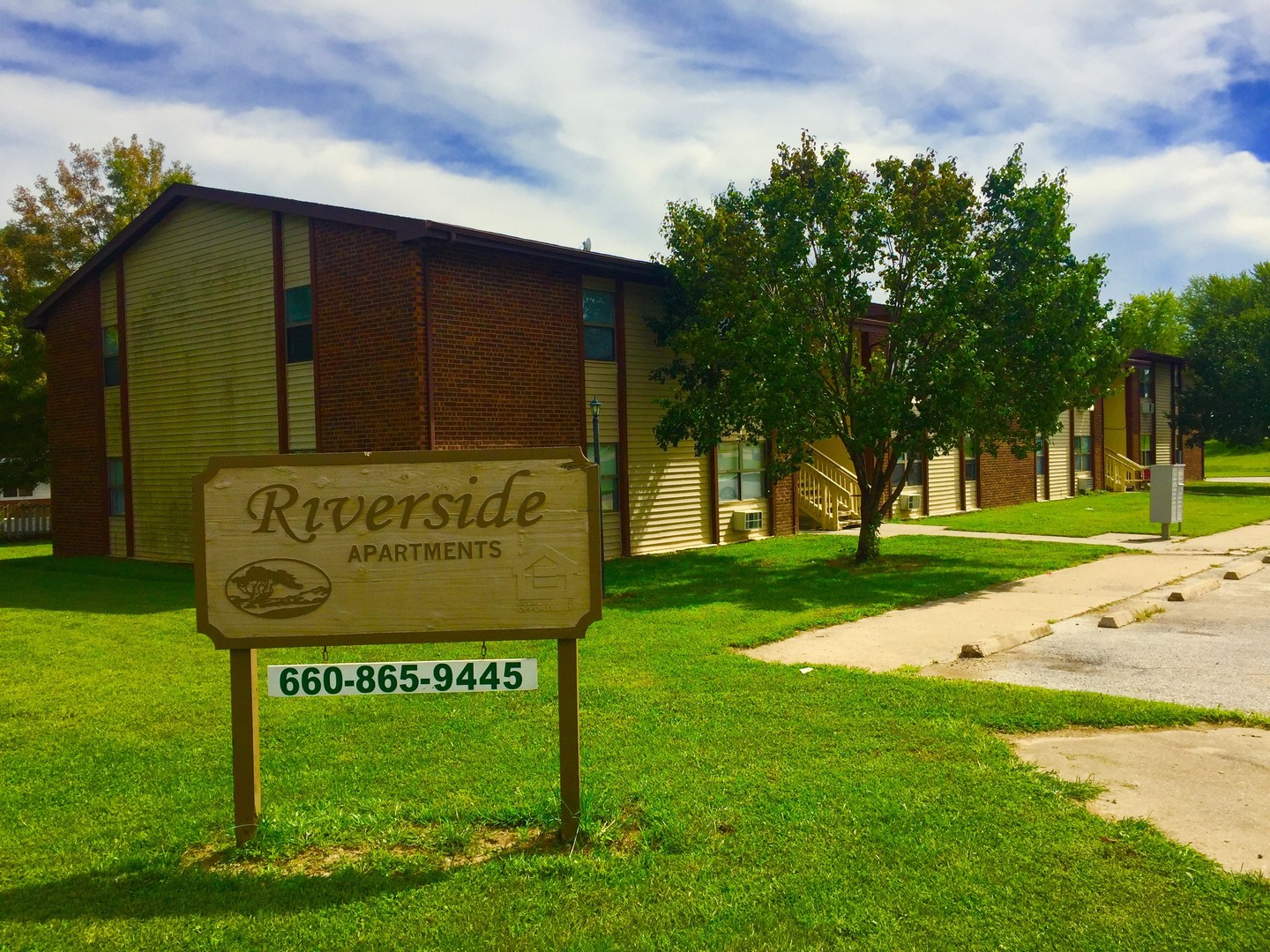 Glasgow Apartment: 1108 Randolph St