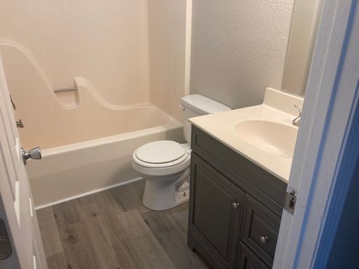Listing photo thumbnail