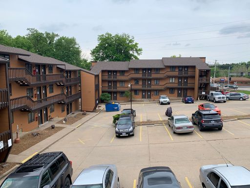 1 Bed 1 Bath Rental at 219 Dix Rd #10, Jefferson City, MO – photo 1