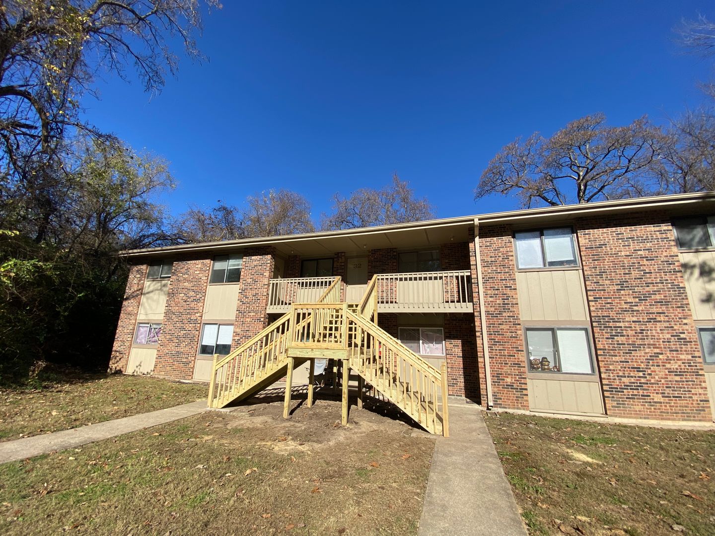 Warrensburg Apartment: 303 W Young Ave.