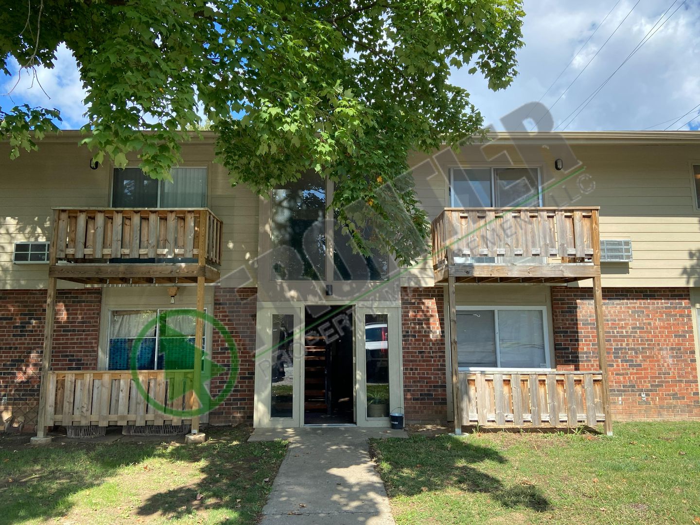 Warrensburg Apartment: 303 W Young Ave.