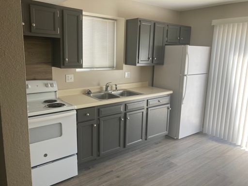 Listing photo thumbnail