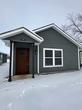 Listing photo thumbnail