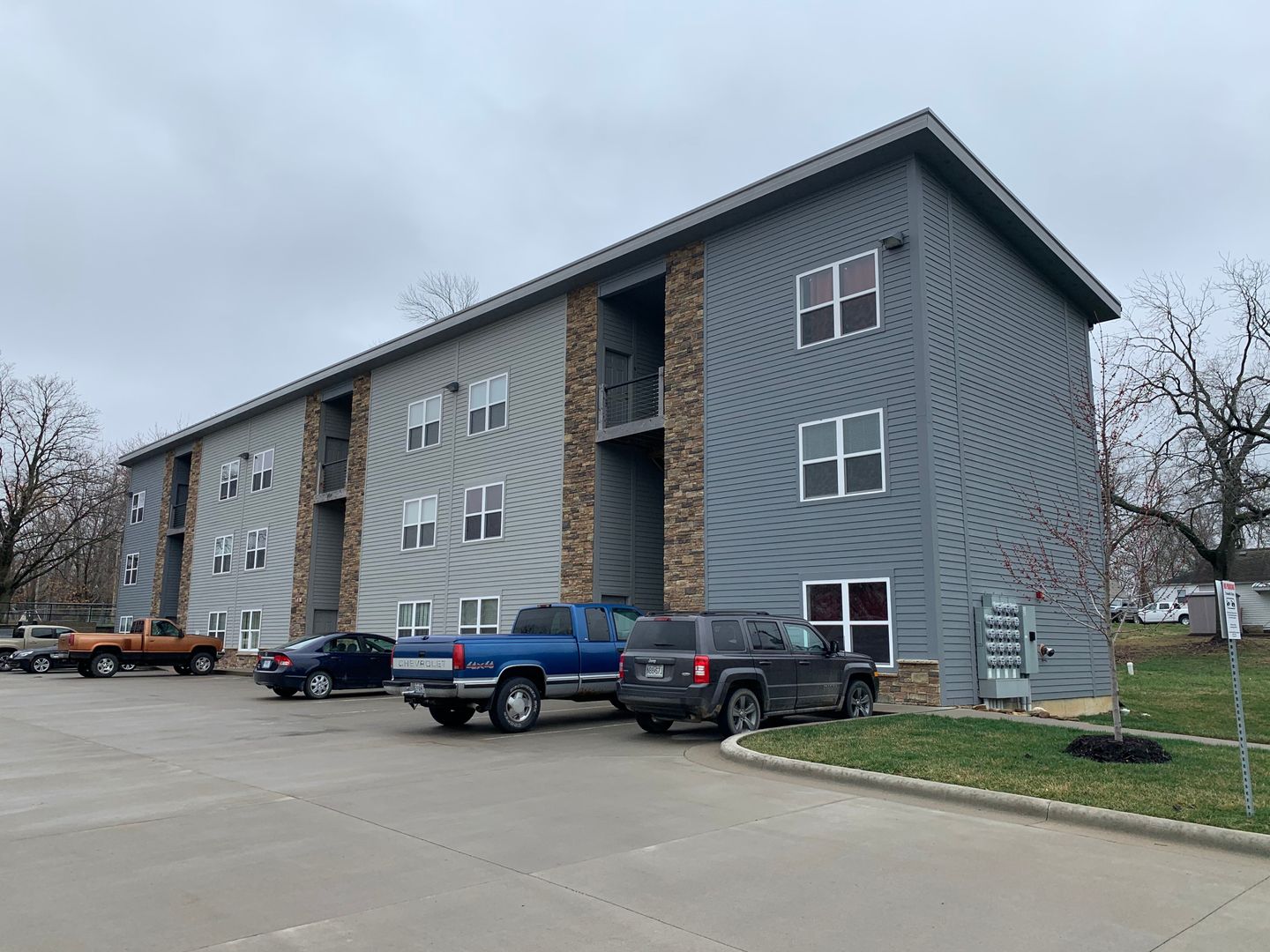 Warrensburg Apartment: 404 Jefferson St - 404 Jefferson St. Apt B
