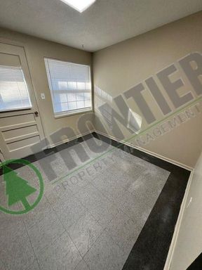 Listing photo thumbnail