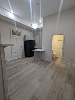 Listing photo thumbnail
