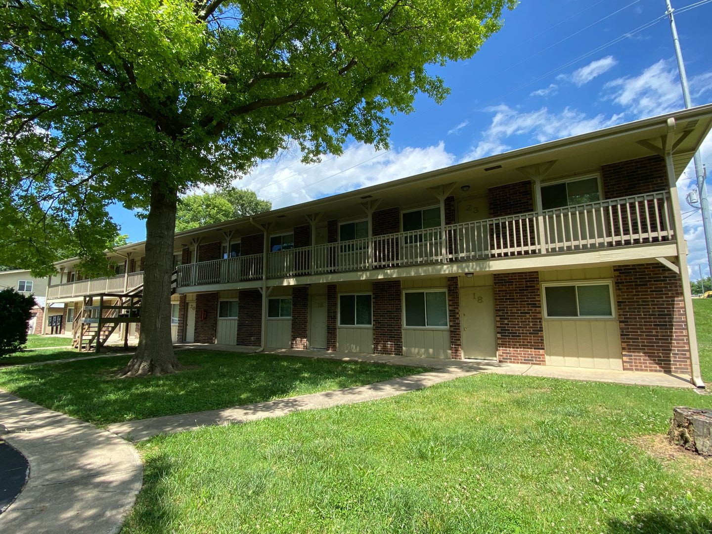 Warrensburg Apartment: 303 W Young Ave.