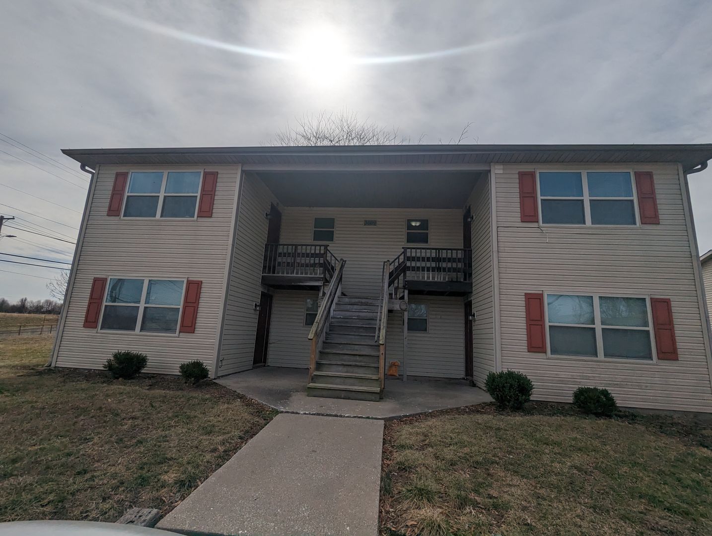 Columbia Apartment: 3609 & 3611 Brown Station Road