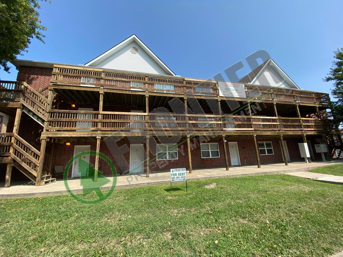 Warrensburg Apartment: 211 McGoodwin St