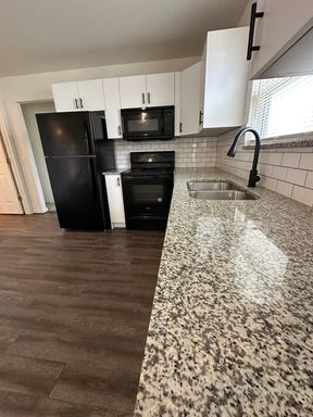 Listing photo thumbnail