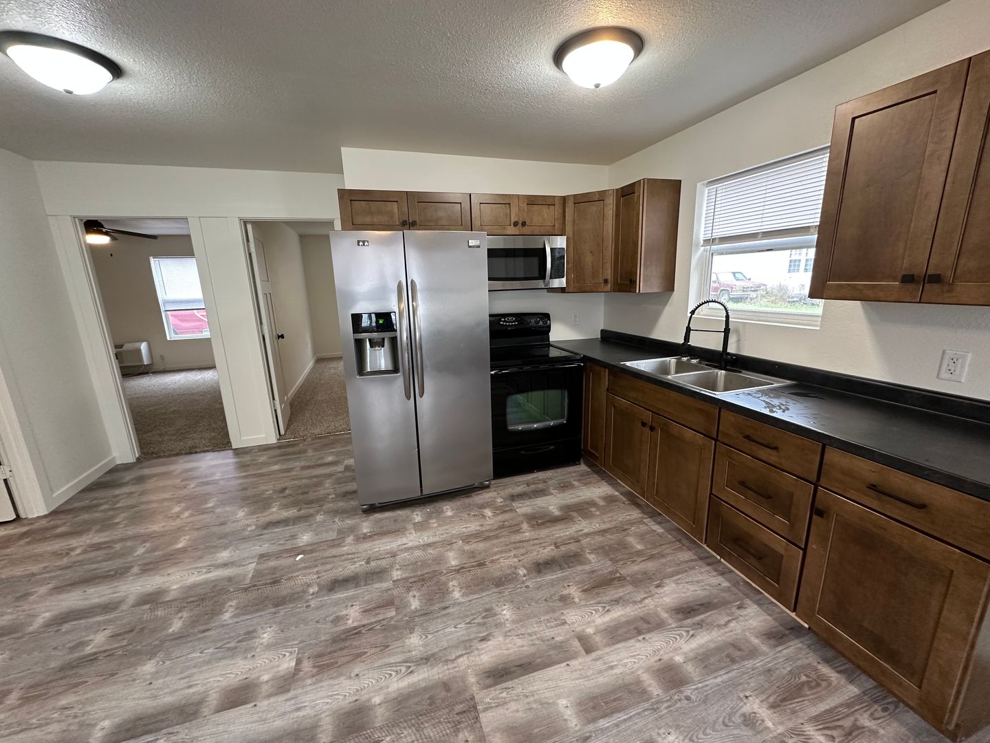 Green Ridge Apartment: 201 S Illinois St