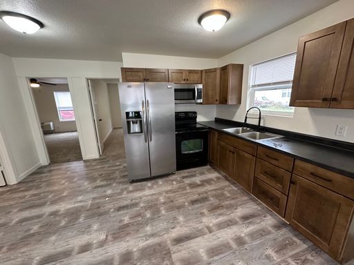 505 N Magnolia #B, Green Ridge, MO 65332
