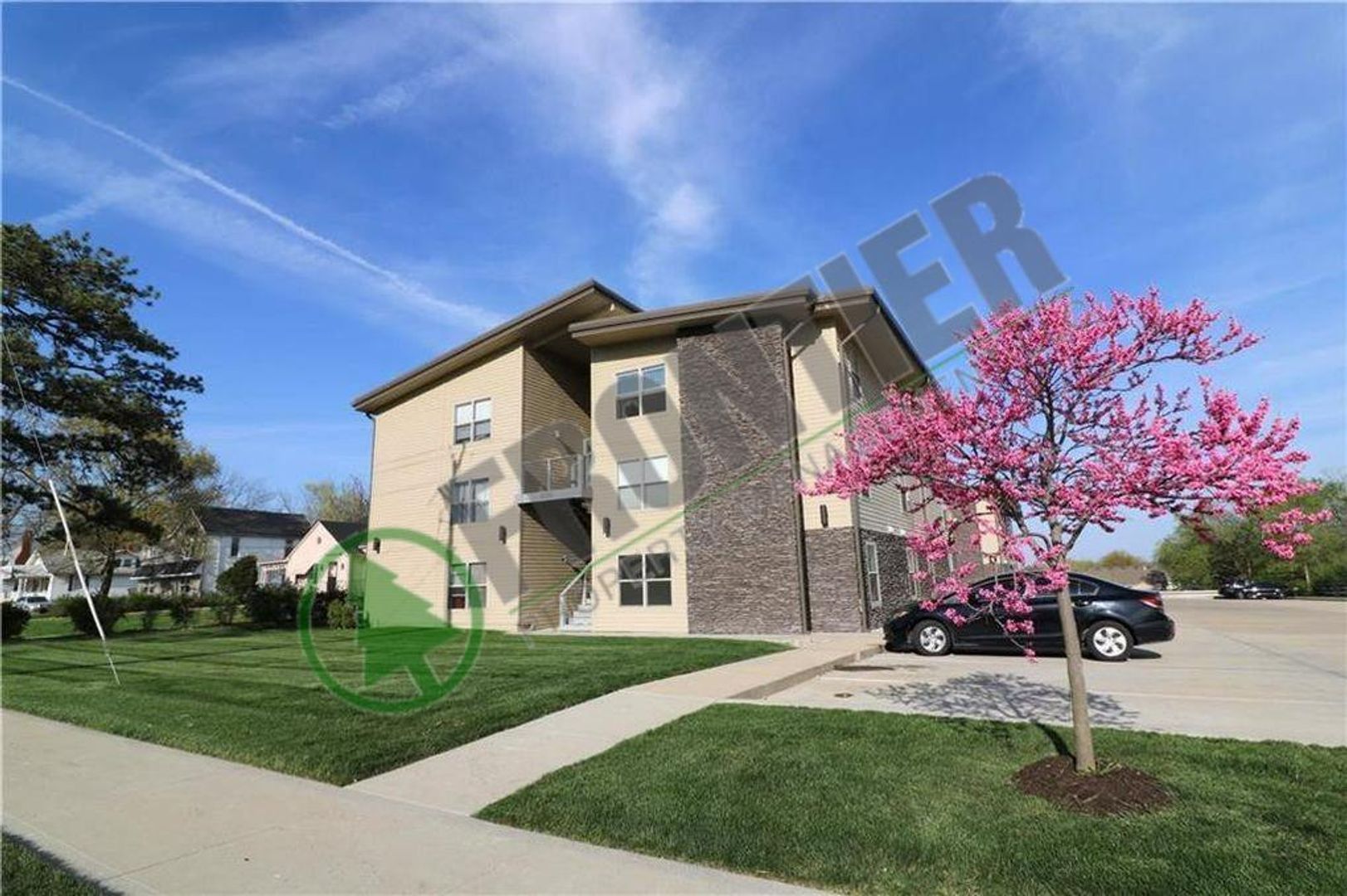 Warrensburg Apartment: 825 S Maguire St.