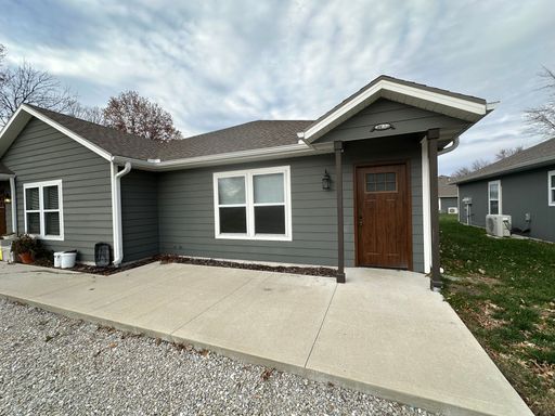 Listing photo thumbnail