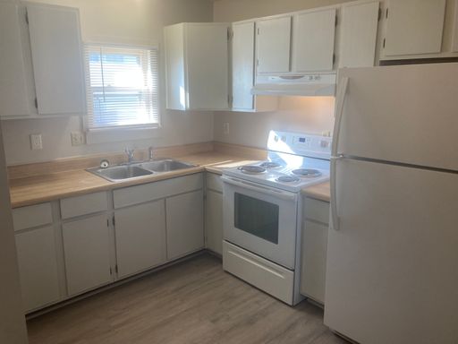 102 Jefferson Pl, Versailles, MO 65084