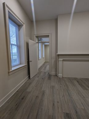 Listing photo thumbnail