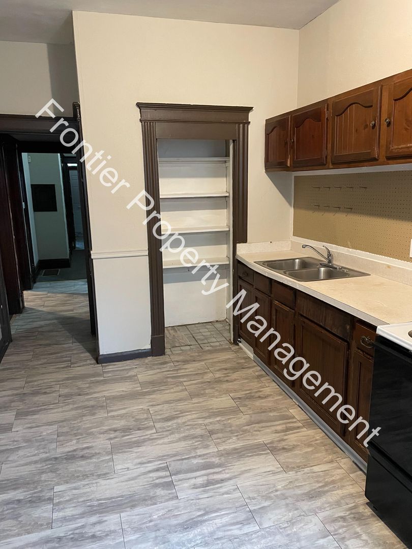 St. Louis Apartment: 3922 Minnesota