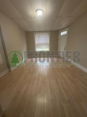 Listing photo thumbnail