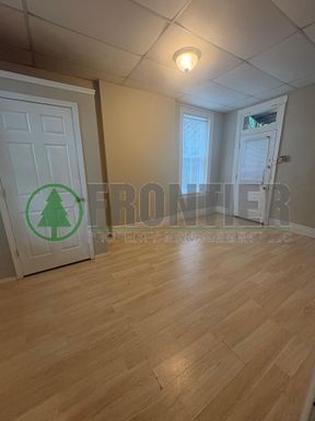 Listing photo thumbnail