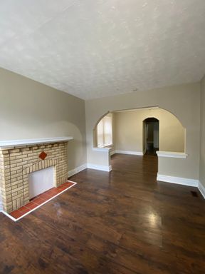 Listing photo thumbnail