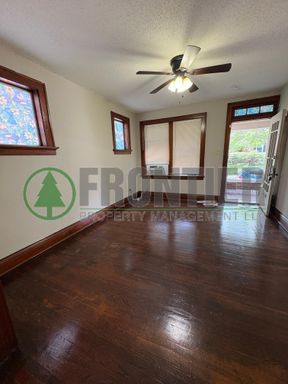 Listing photo thumbnail