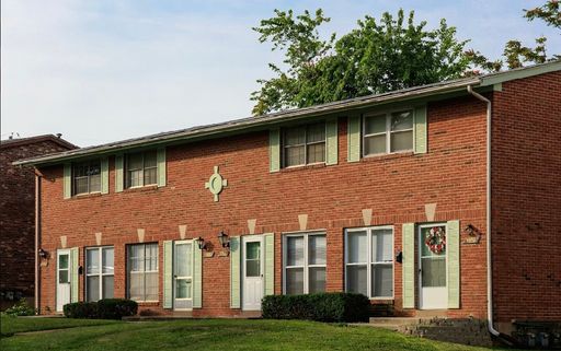 9733 Lynntown Court, St Louis, MO 63114