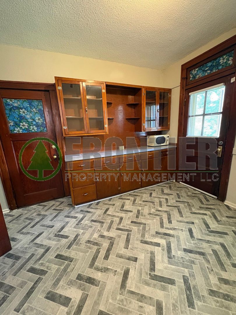 St Louis Apartment: 4759-61 Alaska Ave