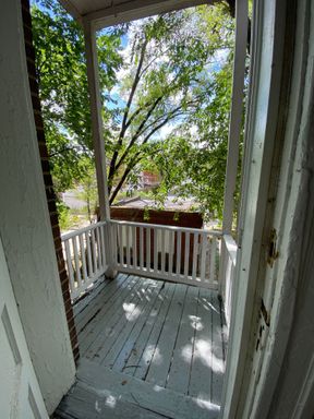 Listing photo thumbnail