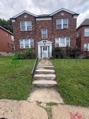 3914-16 Chippewa St - 3916 Chippewa St 2W, St Louis, MO 63116
