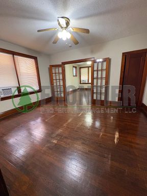 Listing photo thumbnail