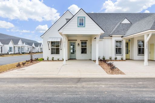 New Single Story 3 bedroom Townhome with Move in Special! – photo 1