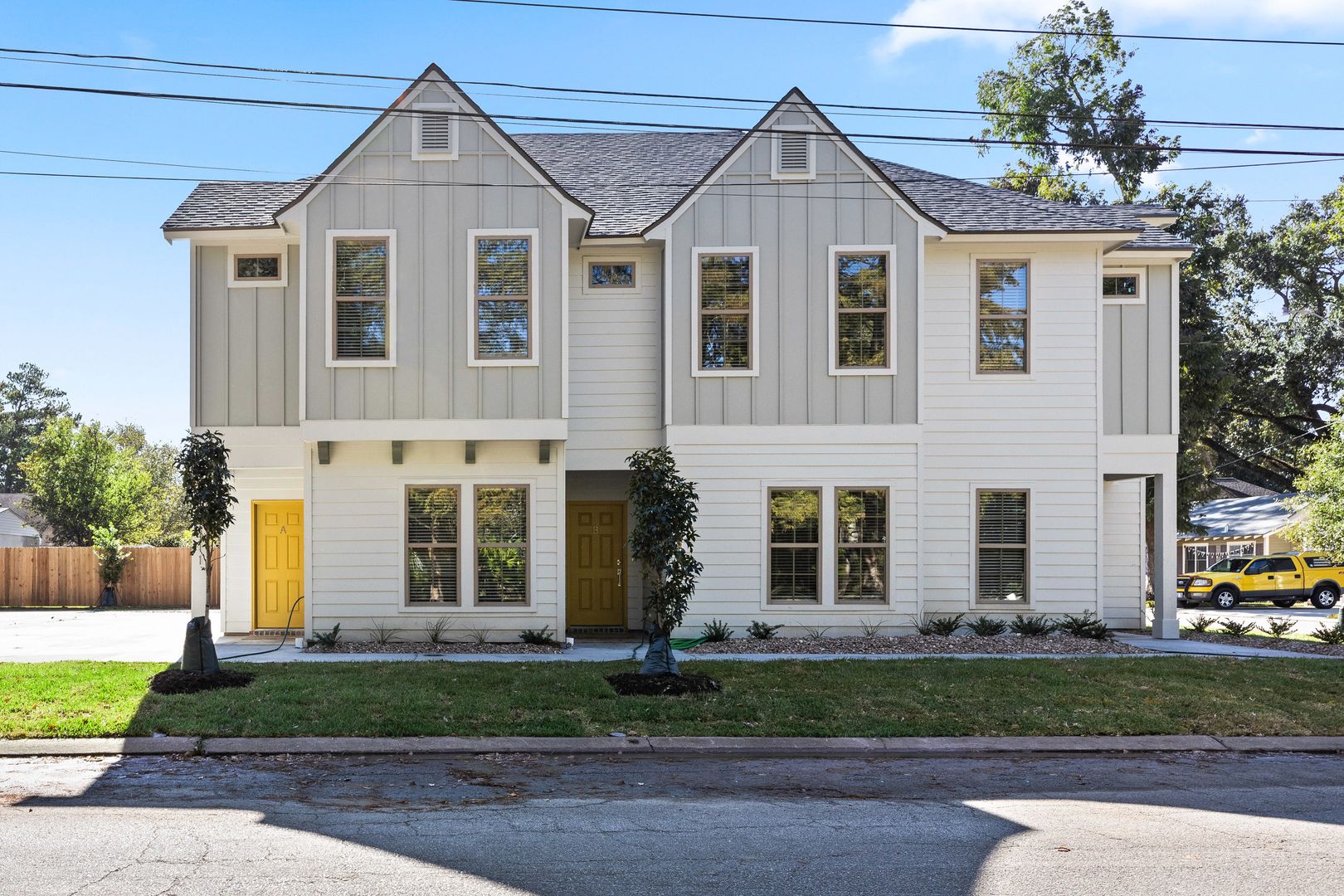 Lafayette Apartment: 411 Curtis Street