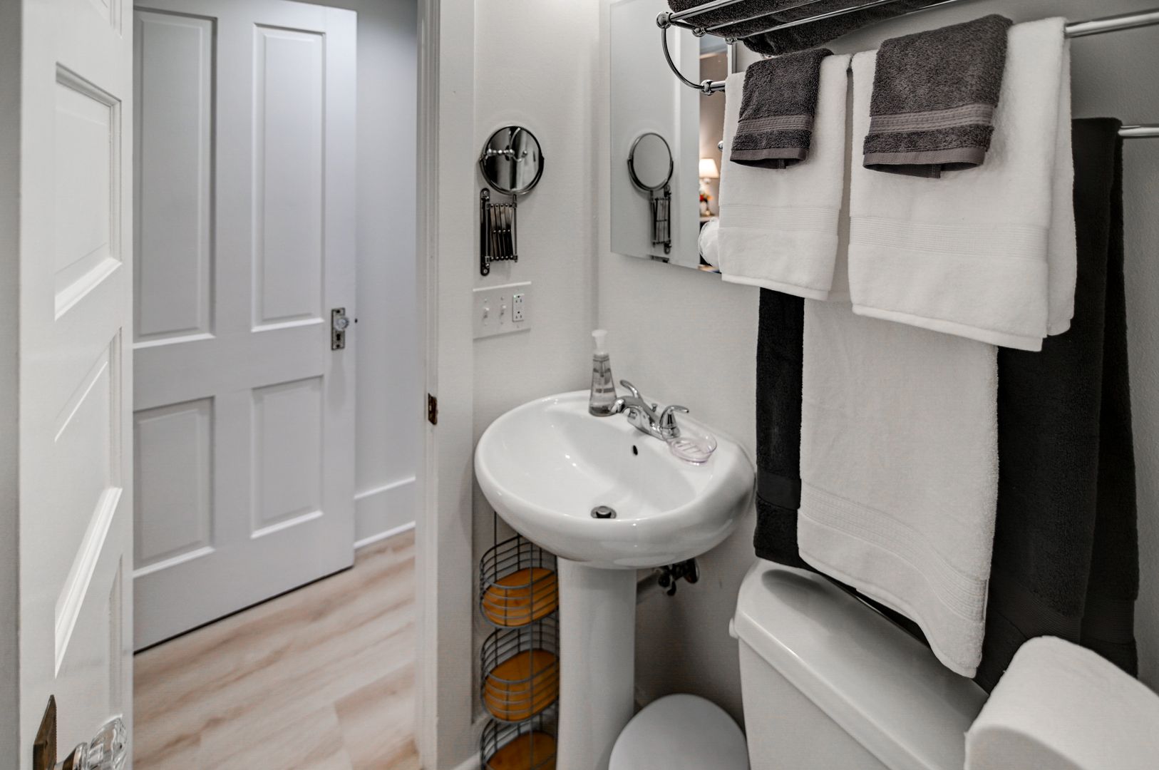 Madison Apartment: 731-733 Jenifer Street