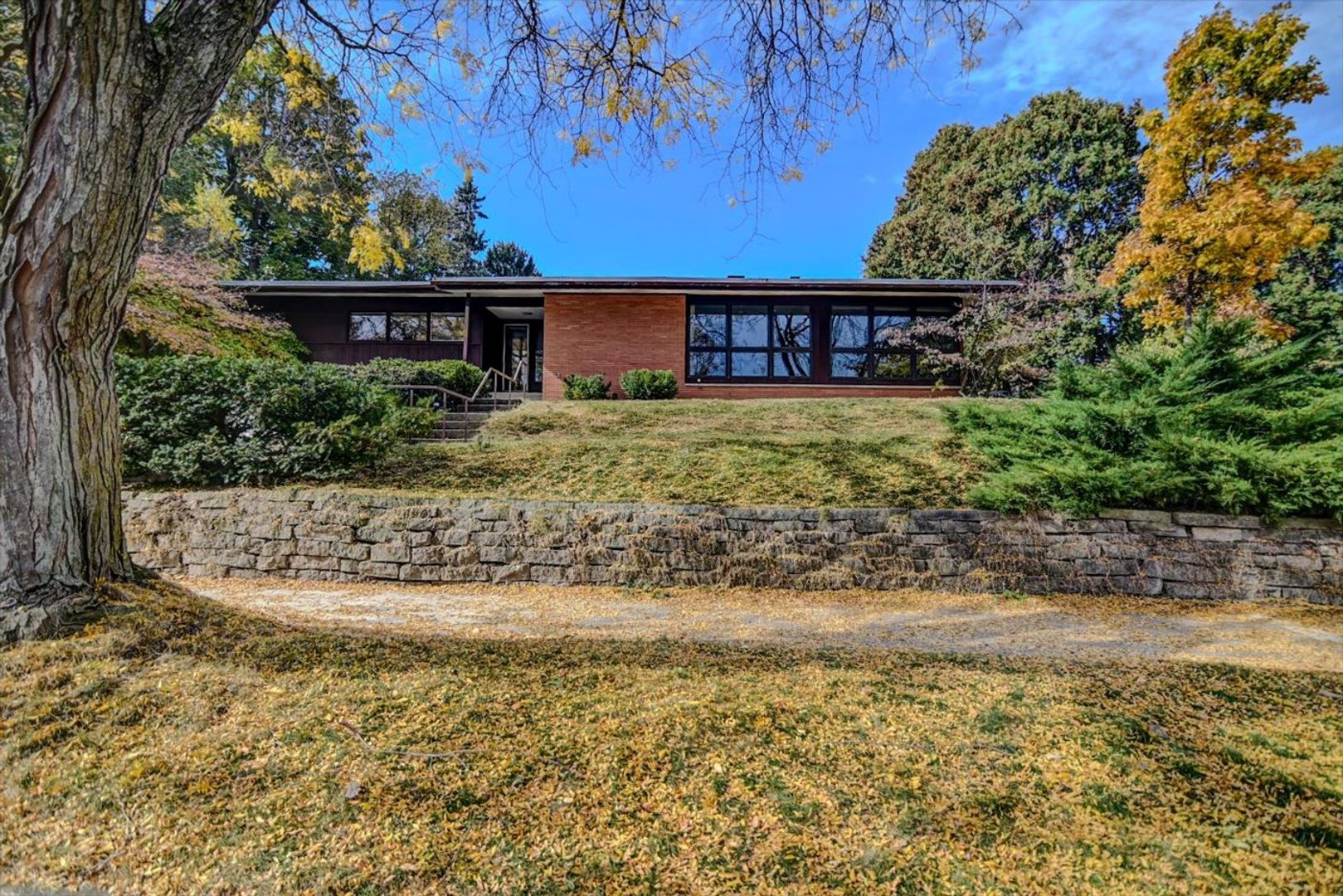 Madison House: 4746 Lafayette Dr