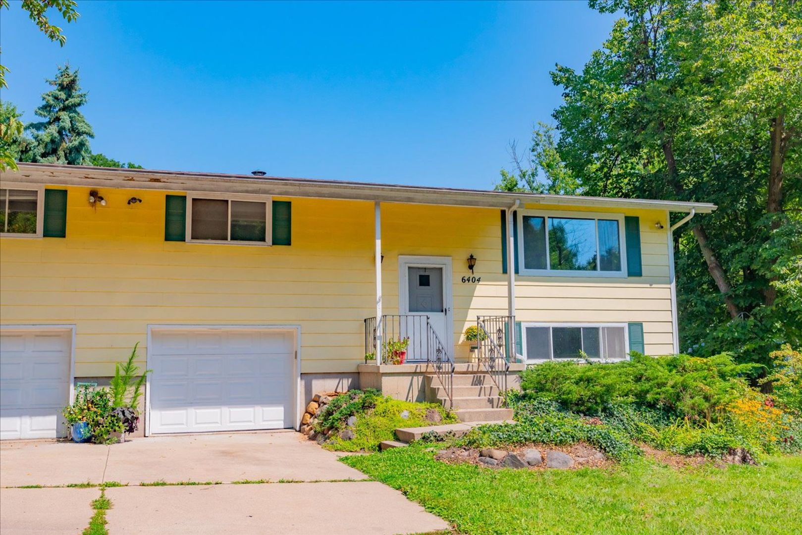 Middleton Apartment: 6404 Maywood Ave